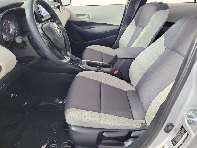 Used 2025 Toyota Corolla LE FWD image 19