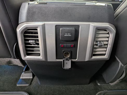 Used 2015 Ford F150 Platinum w/ Equipment Group 701A Luxury image 22