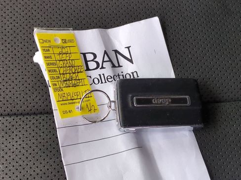 Used 2021 Jeep Grand Cherokee L Laredo image 32