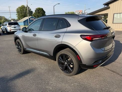 Used 2022 Buick Envision Preferred FWD image 3