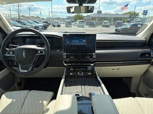 Used 2023 Lincoln Navigator Black Label AWD/4WD image 15