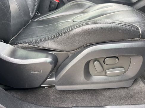 Used 2013 Land Rover Range Rover Evoque Pure Plus w/ Pure Plus Pkg image 12