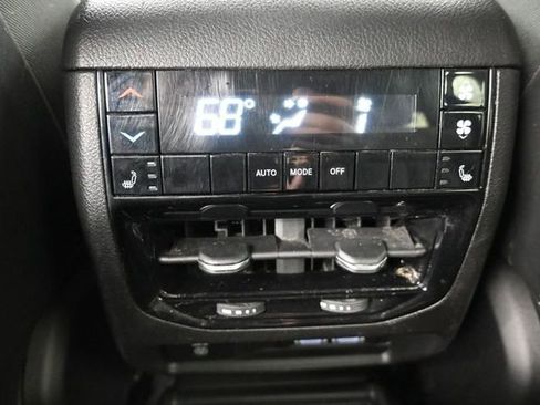 Used 2021 Jeep Grand Cherokee L Limited AWD/4WD image 20