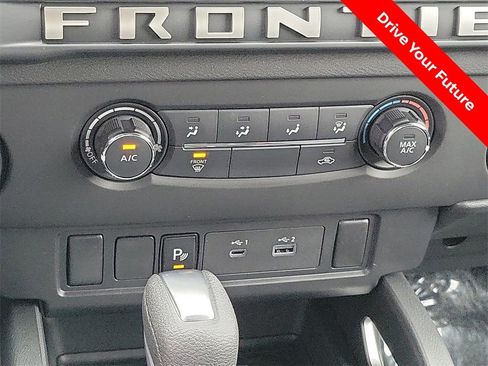 Certified 2025 Nissan Frontier SV RWD image 17