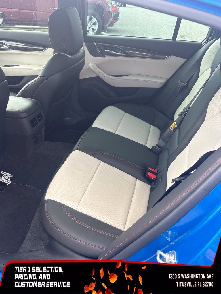 Used 2025 Cadillac CT5 V w/ Technology Package RWD image 8