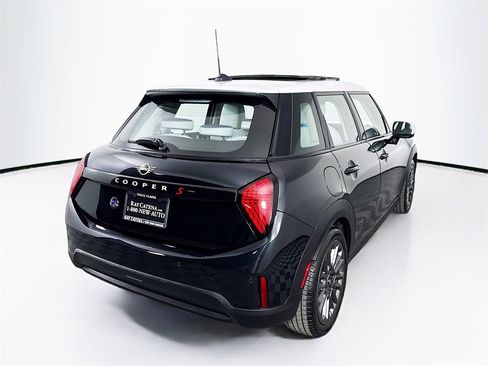 Certified 2025 MINI Cooper S image 6