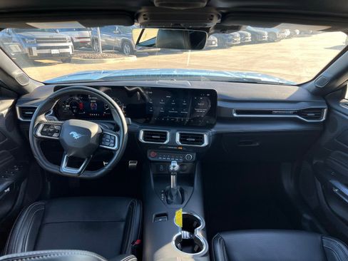 Used 2025 Ford Mustang Premium image 20
