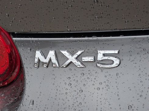 Used 2022 MAZDA MX-5 Miata RF Grand Touring image 8