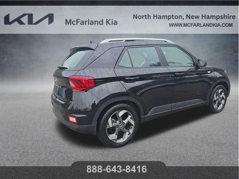 Used 2022 Hyundai Venue SEL image 7
