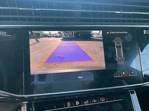 Used 2019 Audi Q8 Premium image 21