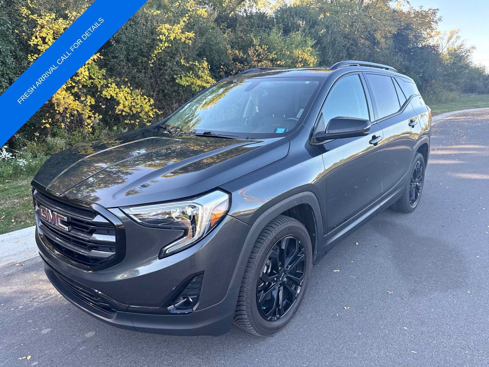 Used 2019 GMC Terrain SLT w/ Preferred Package AWD/4WD image 1