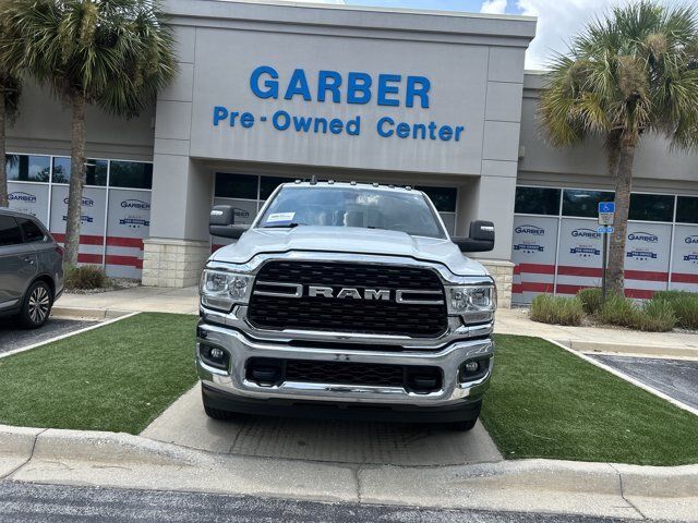 Used 2024 RAM 3500 Big Horn AWD/4WD image 2