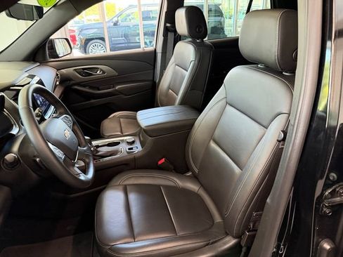 Used 2023 Chevrolet Traverse LT w/ LT Premium Package AWD/4WD image 11