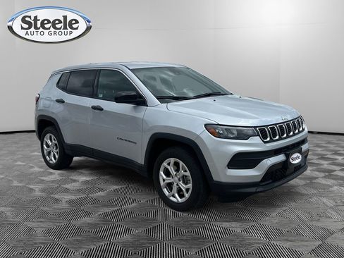 Used 2024 Jeep Compass Sport AWD/4WD image 7