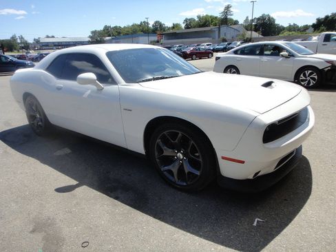 Used 2019 Dodge Challenger R/T RWD image 3