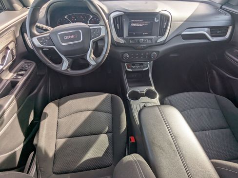 Used 2024 GMC Terrain SLE image 27