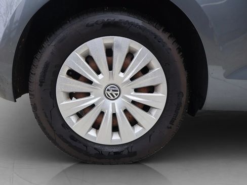 Used 2015 Volkswagen Golf Launch Edition FWD image 11