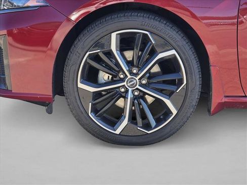 Used 2024 Nissan Altima 2.5 SR image 9