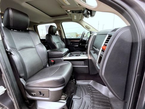 Used 2017 RAM 1500 Laramie w/ Convenience Group image 16