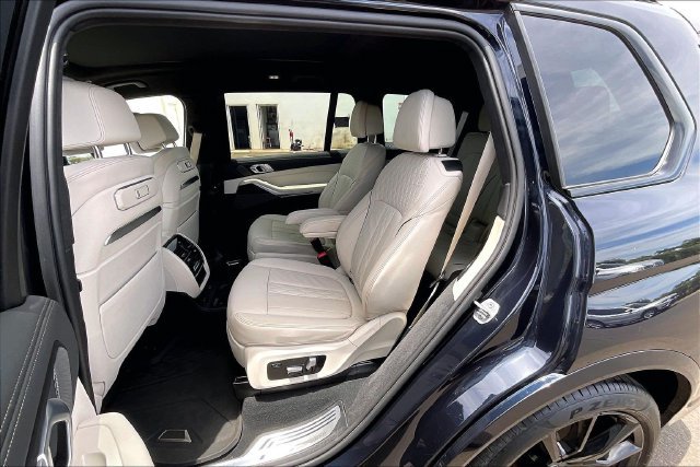 Used 2024 BMW X7 xDrive40i w/ M Sport Package AWD/4WD image 25