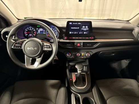 Certified 2023 Kia Forte LXS FWD image 4