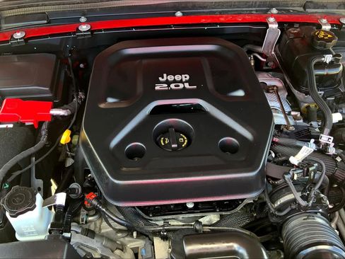 Used 2018 Jeep Wrangler Unlimited Sport image 31