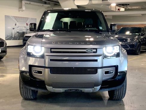 Used 2023 Land Rover Defender 110 X-Dynamic SE image 3