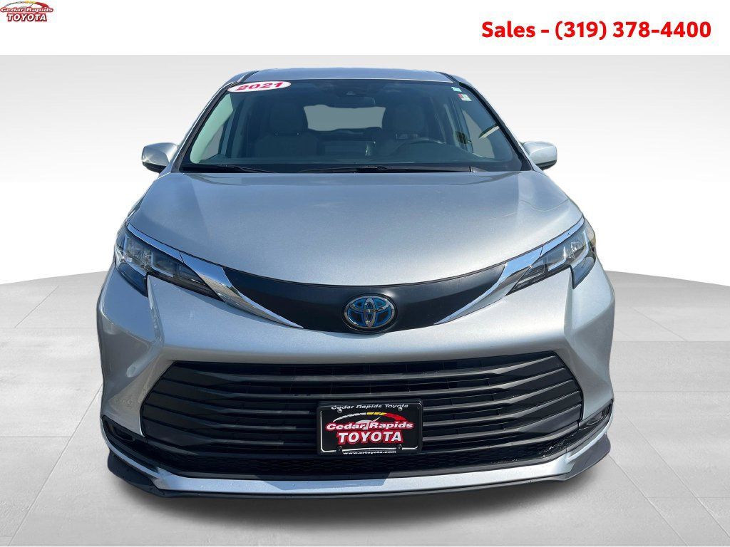 Certified 2021 Toyota Sienna LE FWD image 12