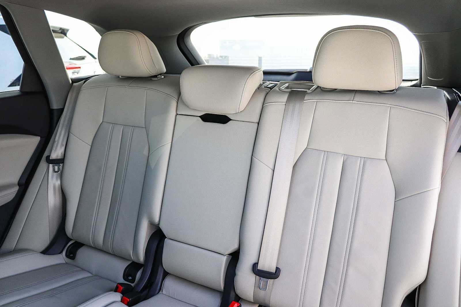 Used 2025 Audi Q5 Premium w/ Convenience Package AWD/4WD image 23