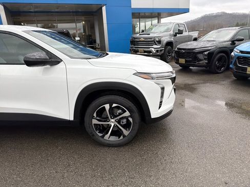 New 2026 Chevrolet Trax RS image 2