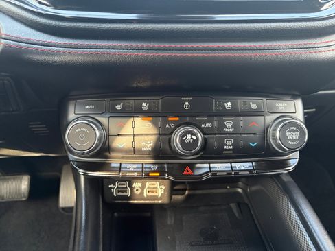 Certified 2023 Dodge Durango R/T RWD image 17