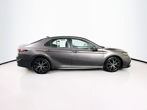 Used 2022 Toyota Camry SE FWD image 10