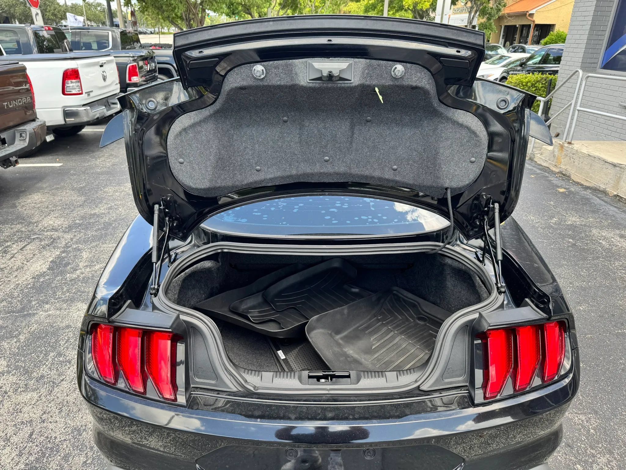 Used 2021 Ford Mustang GT RWD image 14