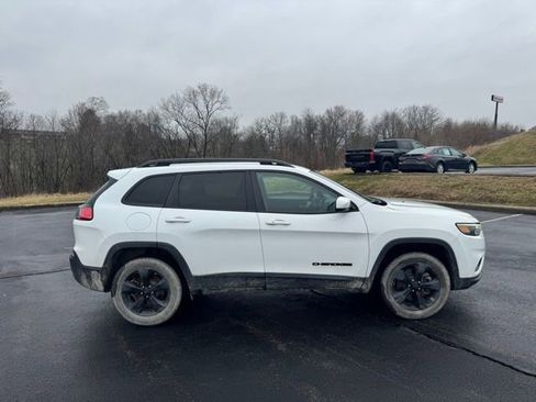 Used 2021 Jeep Cherokee Latitude Plus AWD/4WD image 2