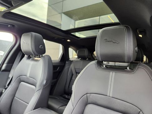 Used 2024 Jaguar F-PACE R-Dynamic S image 8