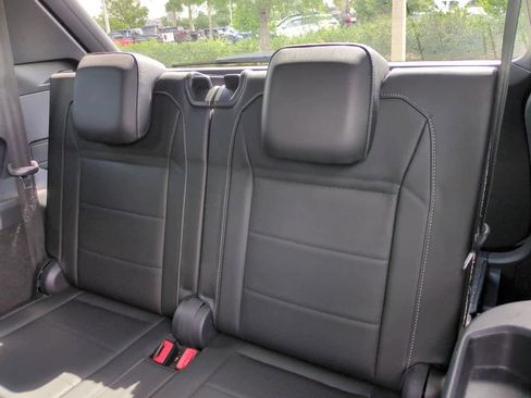 Used 2019 Volkswagen Tiguan SEL Premium R-Line FWD image 13
