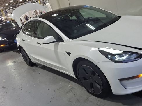 Used 2023 Tesla Model 3 Standard Range RWD image 3