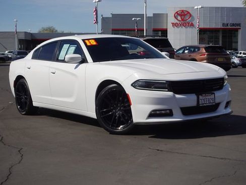 Used 2018 Dodge Charger SXT Plus image 2