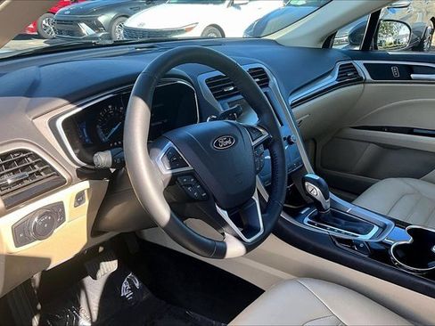 Used 2015 Ford Fusion Energi SE w/ Driver Assist Package image 9