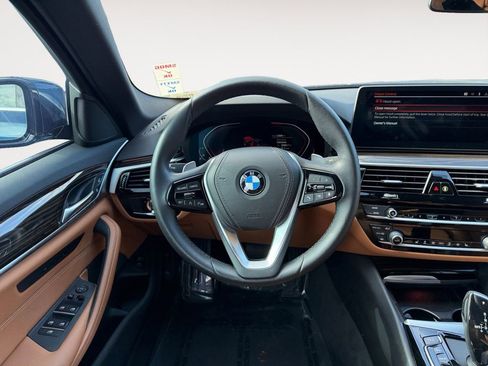 Used 2023 BMW 530i w/ Convenience Package image 17