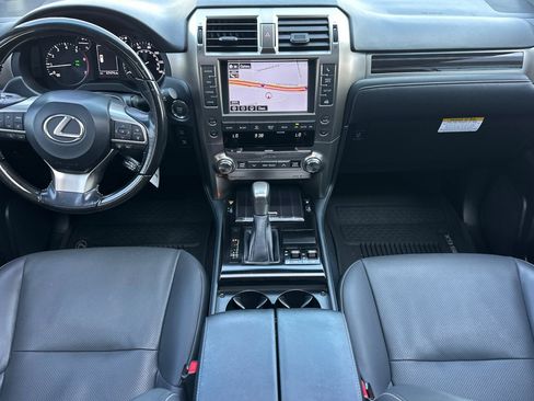 Used 2020 Lexus GX 460 Premium w/ Premium Package AWD/4WD image 16