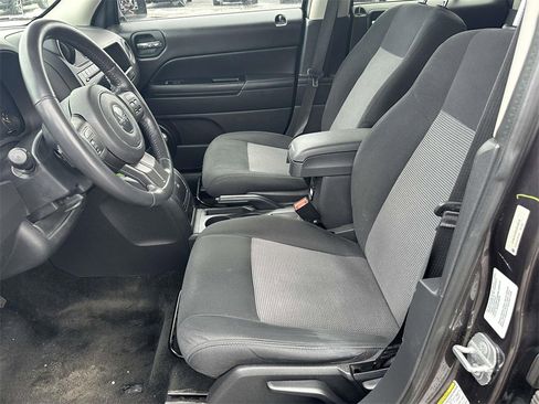 Used 2014 Jeep Patriot Latitude image 17