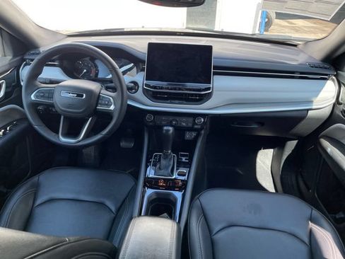 Used 2025 Jeep Compass Limited AWD/4WD image 32