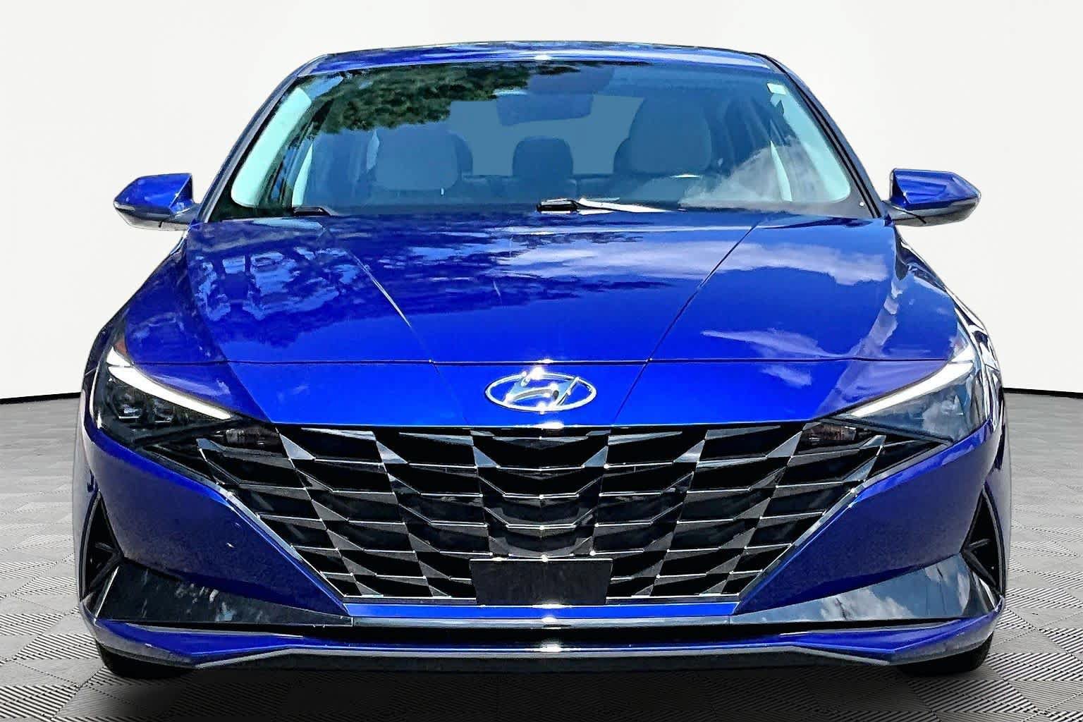 Used 2023 Hyundai Elantra Limited FWD image 4