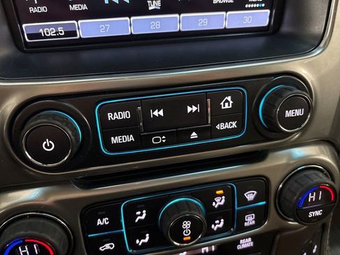 Used 2017 Chevrolet Suburban LT w/ Luxury Package image 55