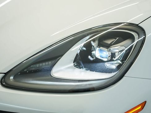 Certified 2023 Porsche Cayenne AWD/4WD image 15