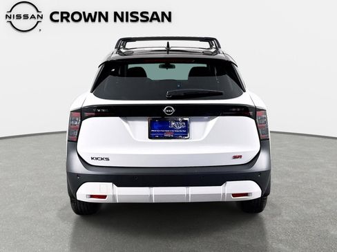 New 2026 Nissan Kicks SR FWD image 6