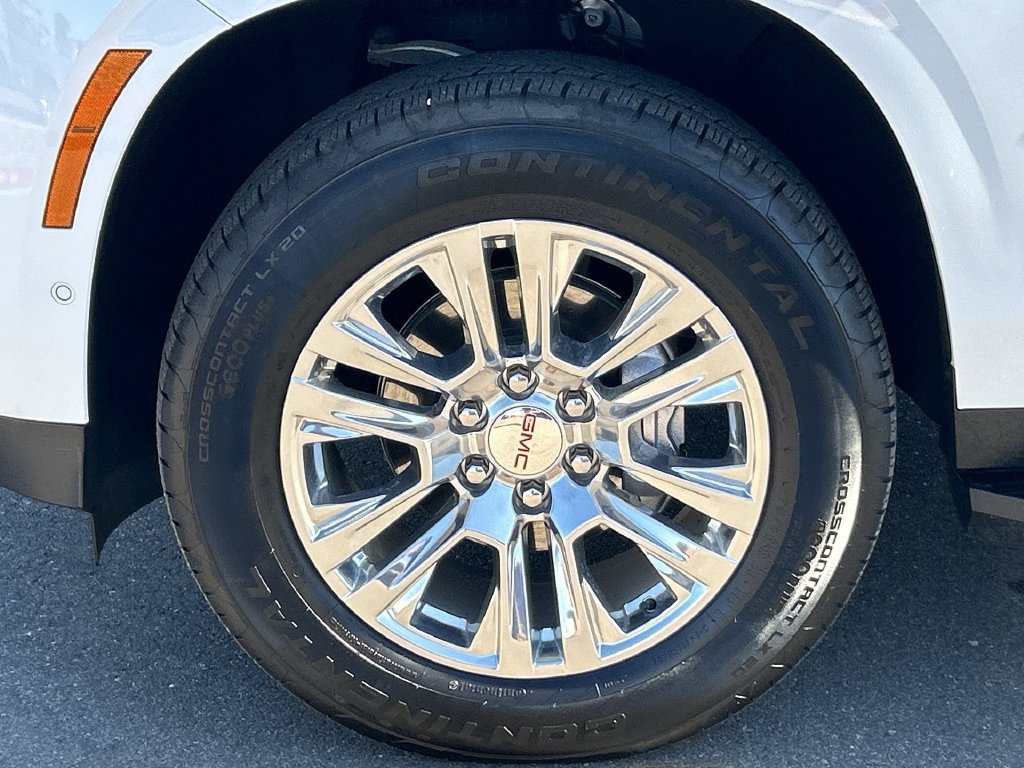 Used 2026 GMC Yukon Denali w/ LPO, Floor Liner Package AWD/4WD image 33