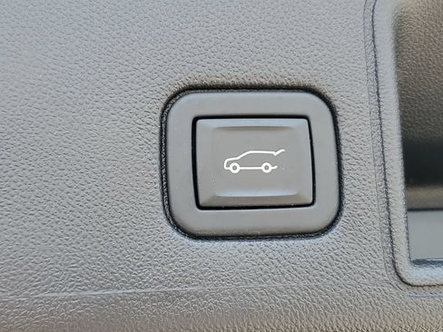 Certified 2024 GMC Terrain SLT w/ LPO, Floor Liner Package FWD image 37