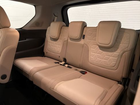 New 2026 Nissan Armada Platinum AWD/4WD image 17